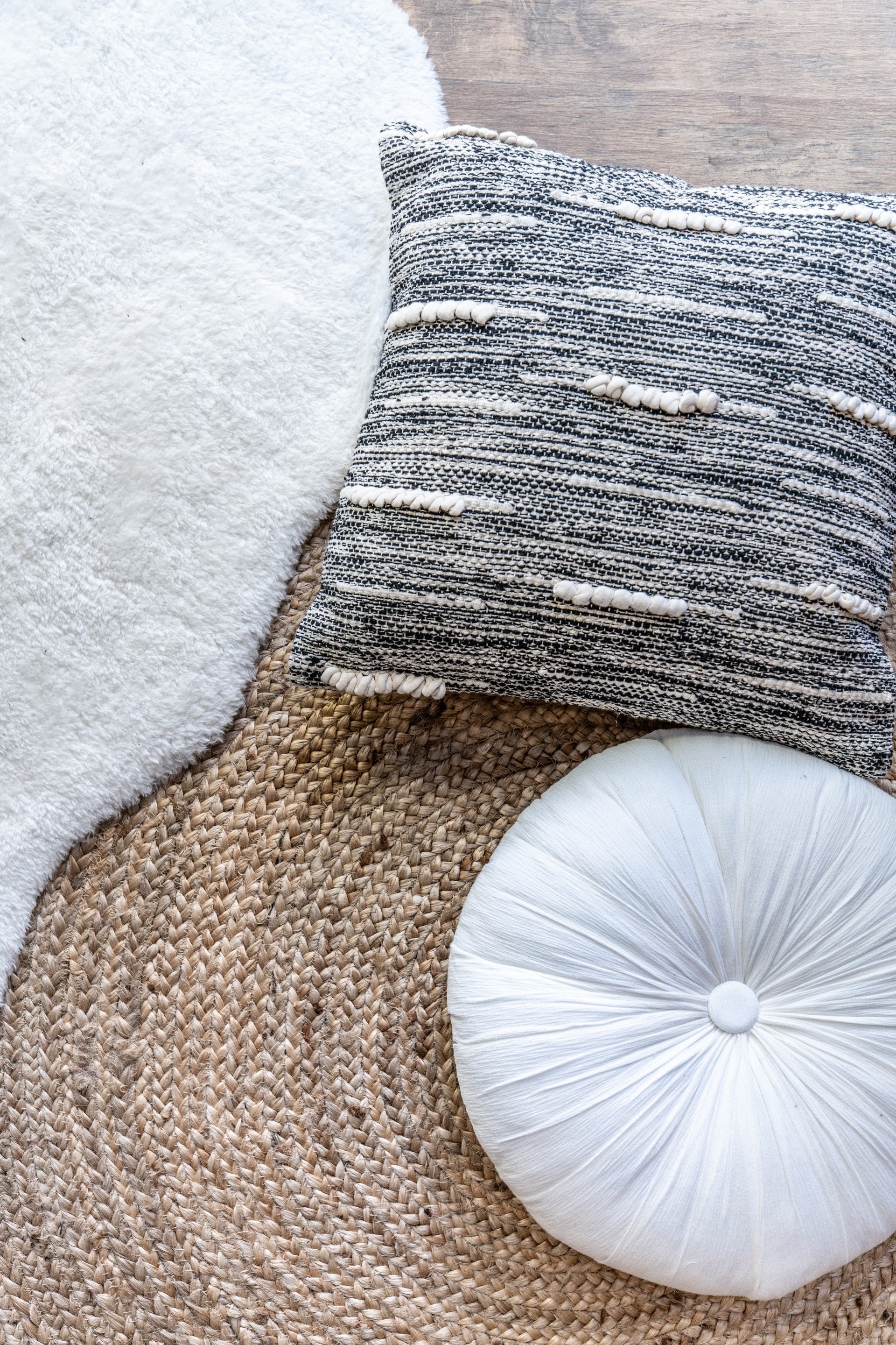 Why Art is Important for Interiors – and How Rugs Play a Prominent Role